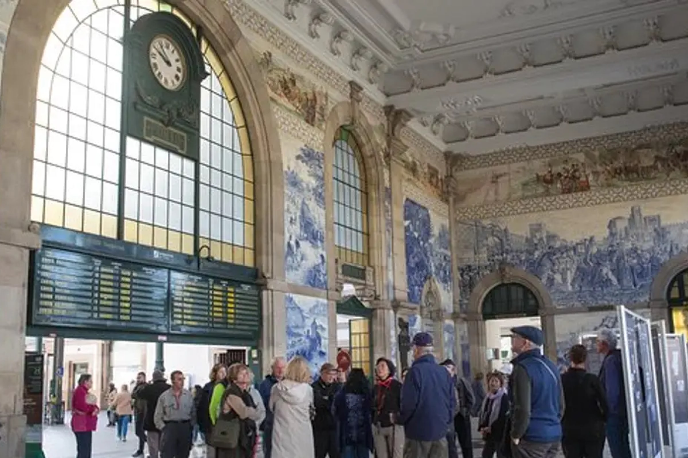 Porto: City Tour with Six Bridges Cruise and Wine Tasting